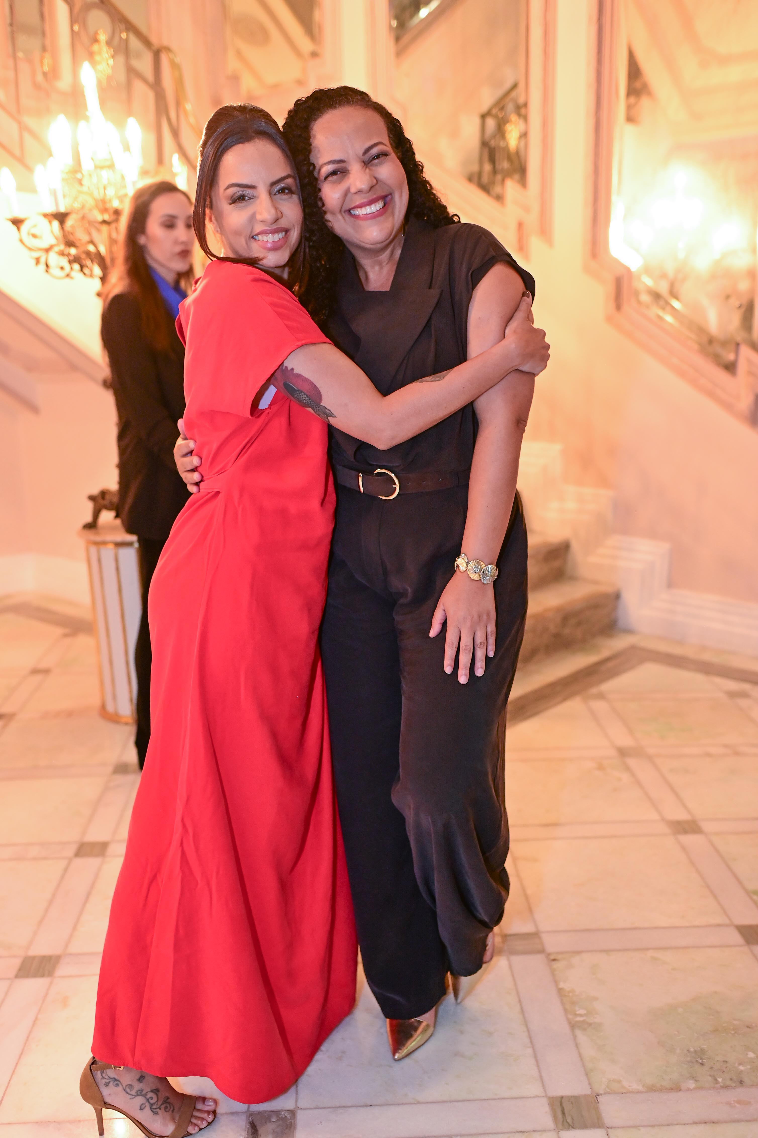 Tati Salles e Flavia Martins