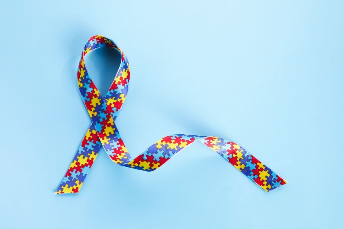 Diagnóstico de autismo A deslegitimação do diagnóstico de autismo impacta de diversas formas as pessoas com TEA (Imagem: vetre | Shutterstock)