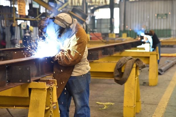 Oportunidade de trabalho para soldador Trabalho de soldador