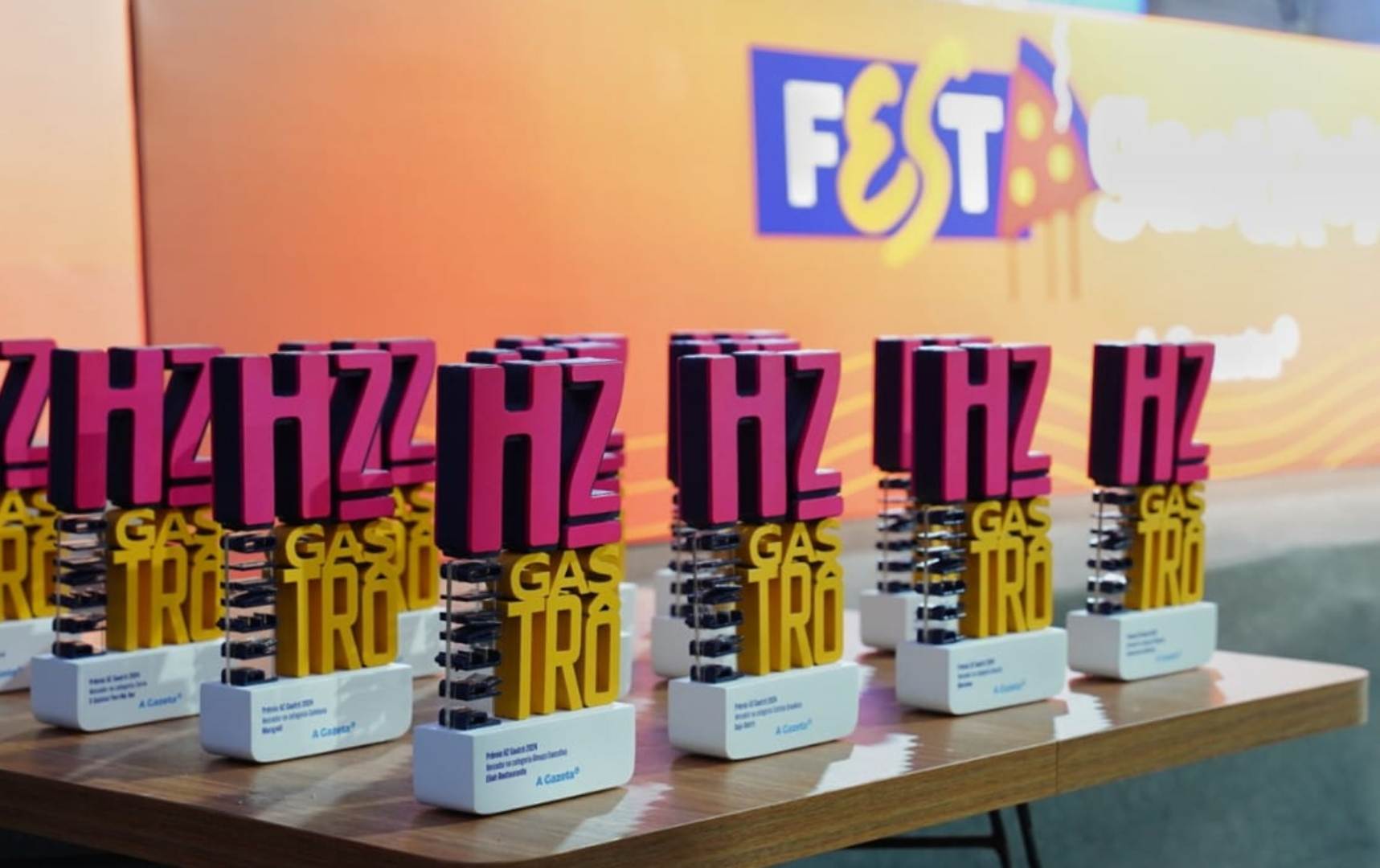 Troféus do Prêmio HZ Gastrô Troféus do Prêmio HZ Gastrô