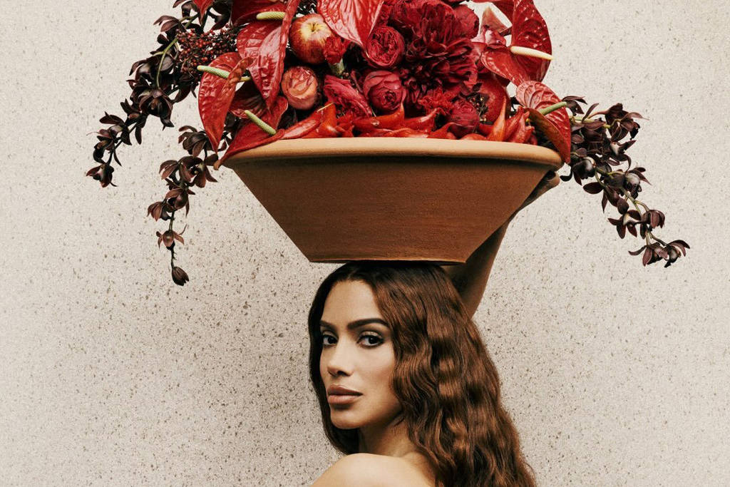 Imagem da cantora Anitta no novo projeto 'Equilibrivm II'