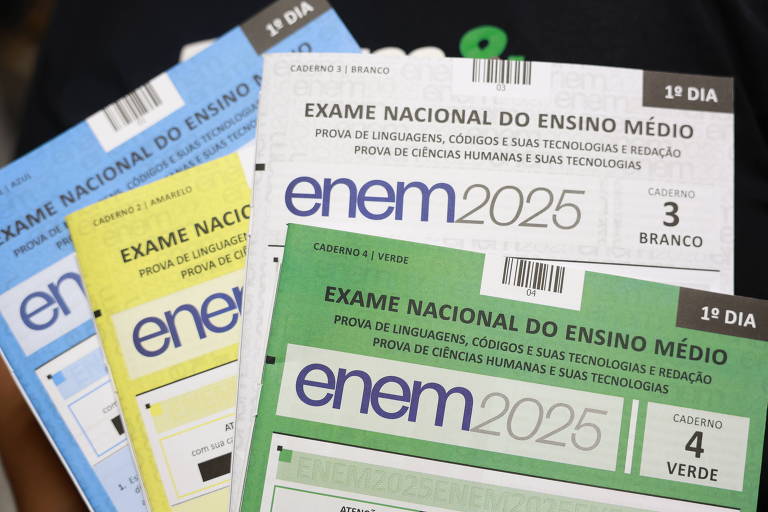 Cadernos de questões do primeiro dia de aplicação do Enem 2025
