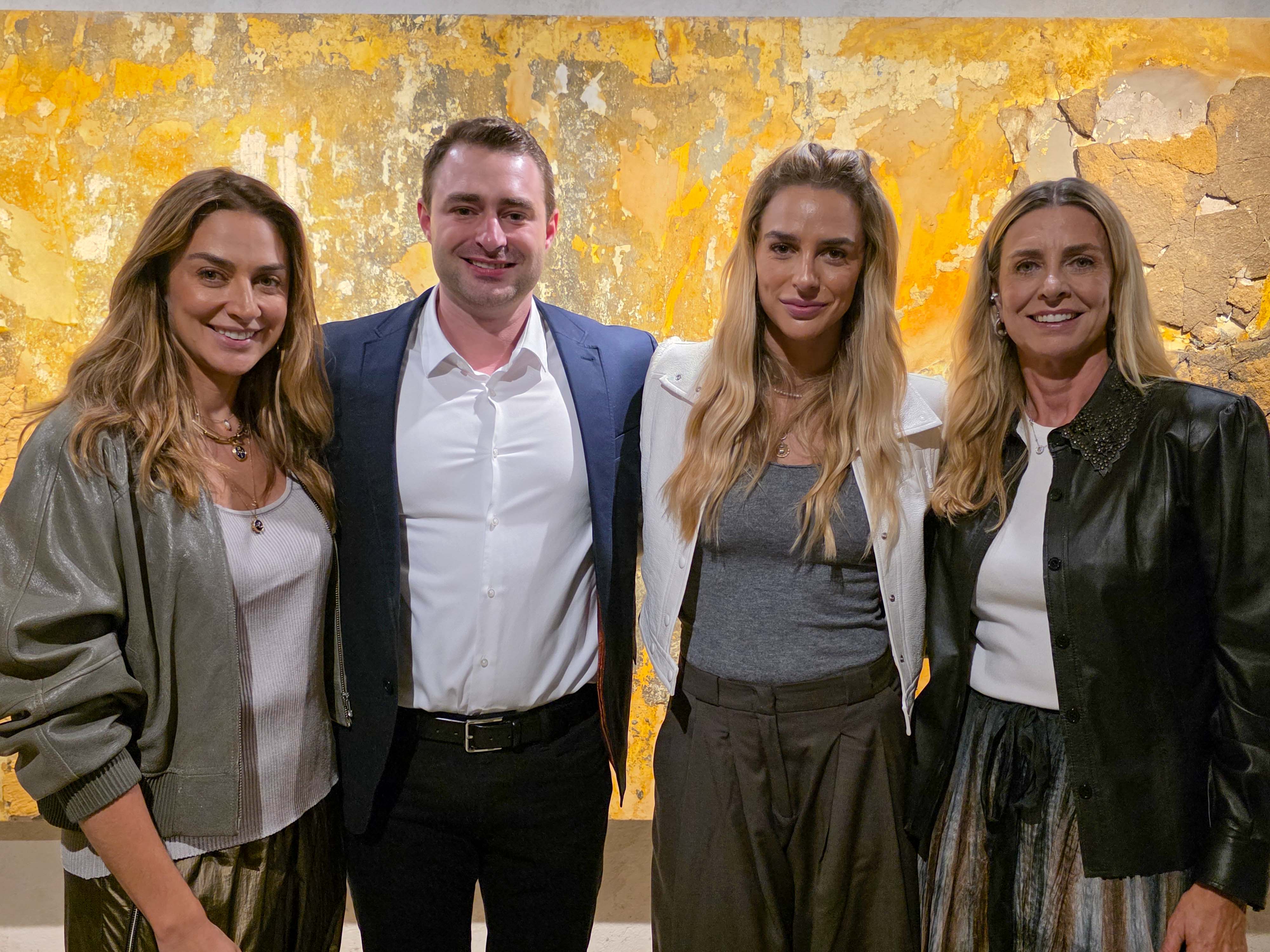 Carol, Luiz Vitor, Luciana e Ana Beatriz Morales