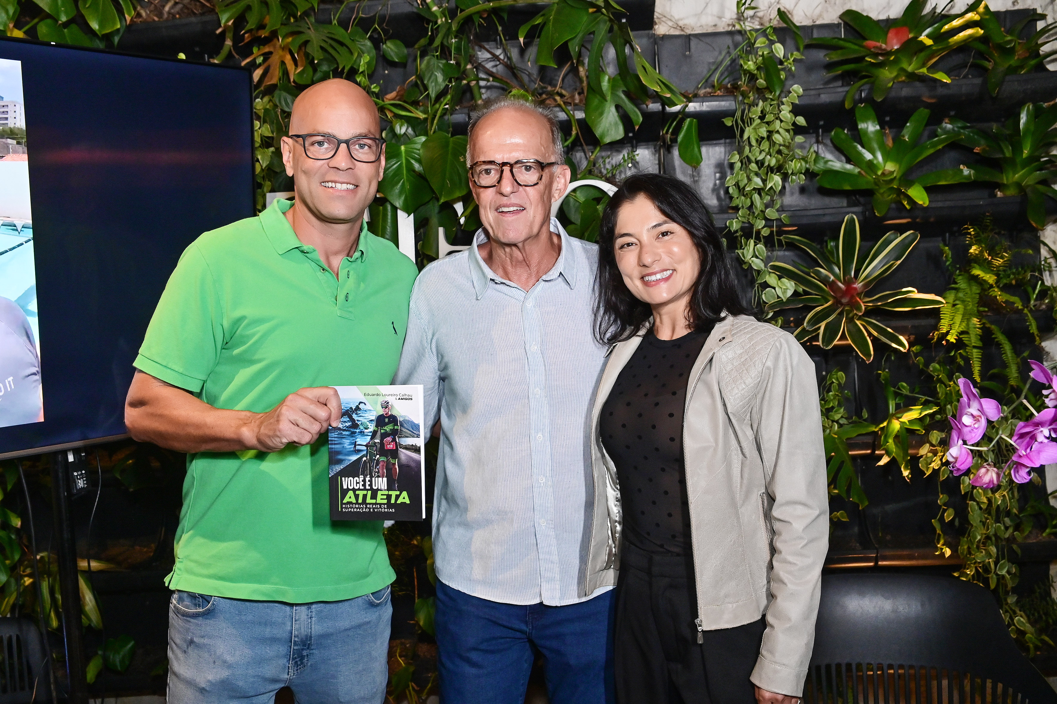 Rodrigo Calazan e Isabela Chen com Eduardo Calhau