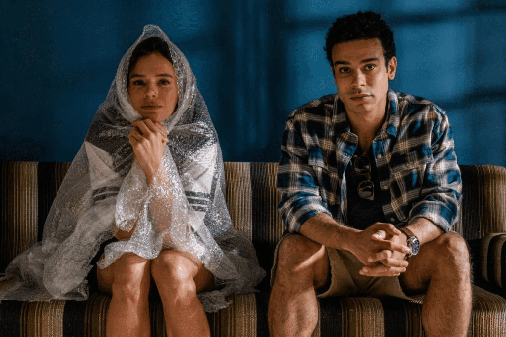 Em “Amor da Minha Vida”, Bia e Victor enfrentam os desafios de conciliar o relacionamento com seus sonhos (Imagem: Reprodução digital | Disney+)