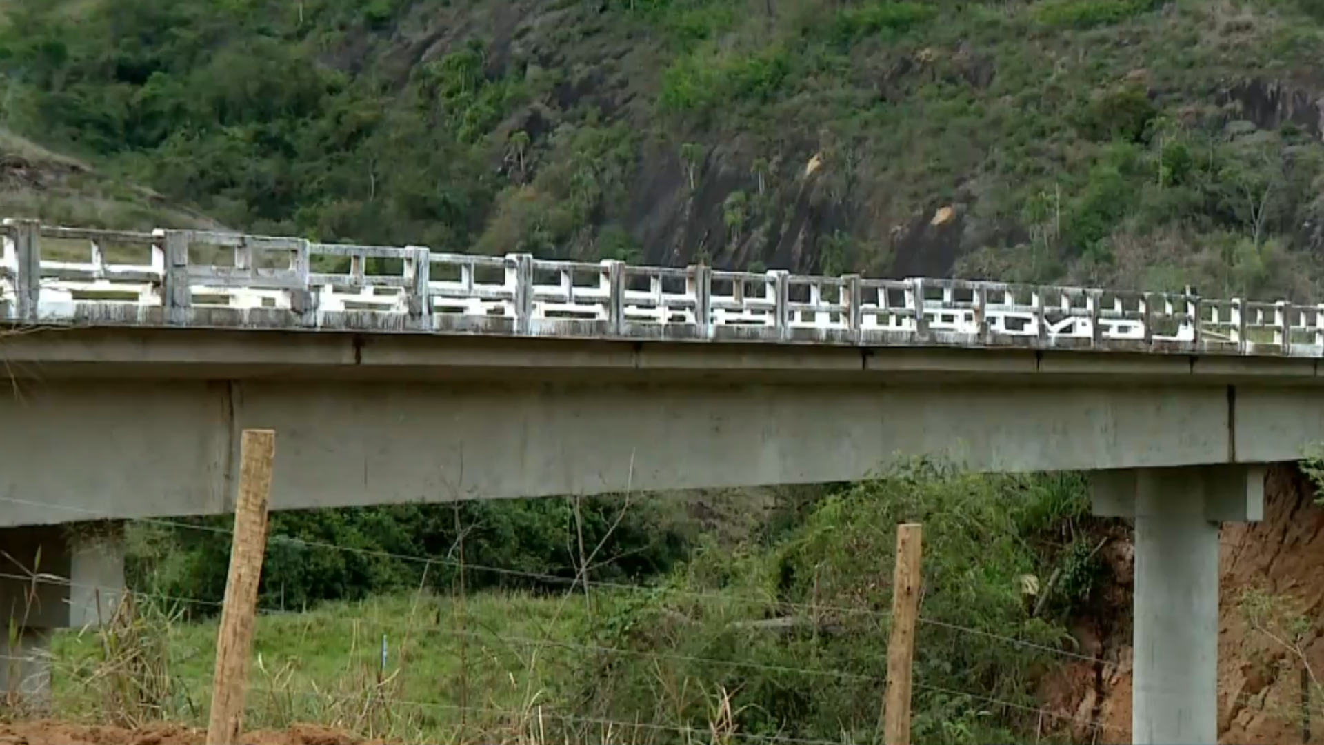 Estrutura está localizada no km 15 da BR 259, sobre o Córrego Treviso Grande.