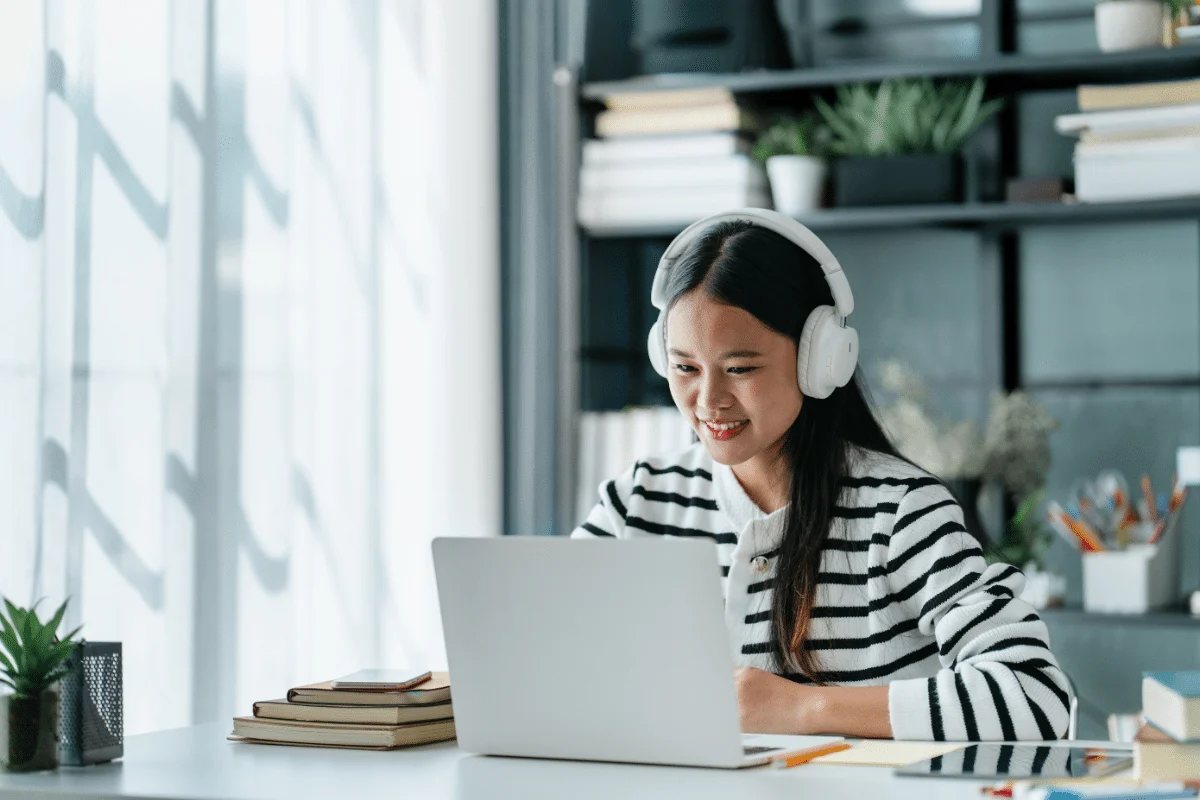 Compreender os assuntos e estabelecer conexões entre eles ajuda a organizar a revisão para a prova (Imagem: mojo cp | Shutterstock)