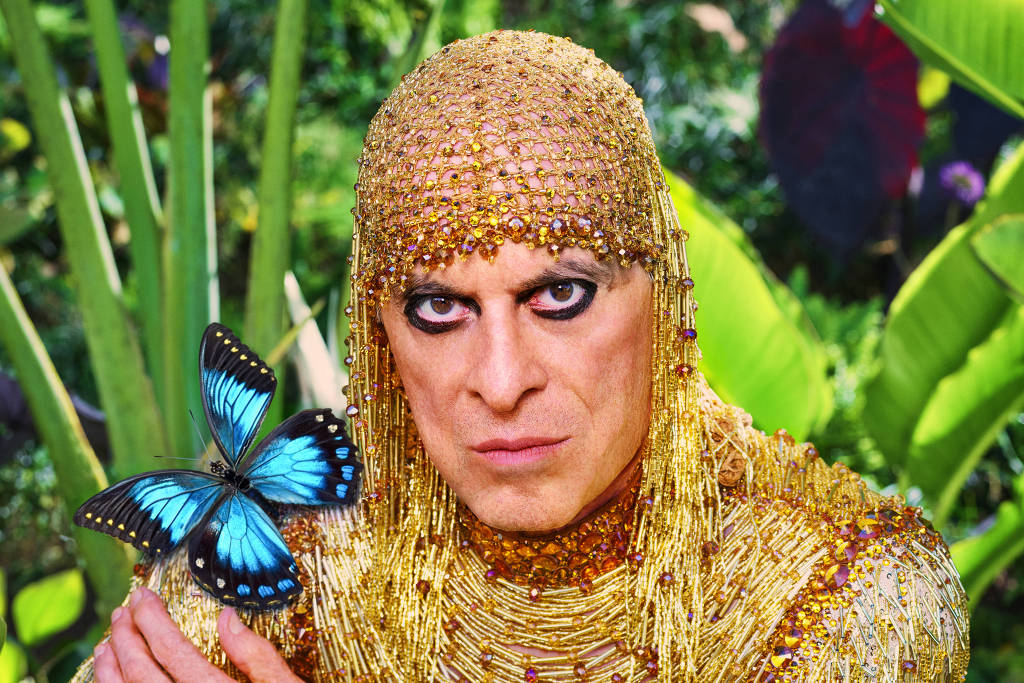 O cantor Ney Matogrosso em ensaio fotográfico de David LaChapelle para a turnê '85 Anos de Ousadia'