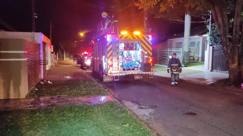 Churrasqueira causa incêndio em casa no Bairro Cancelli.