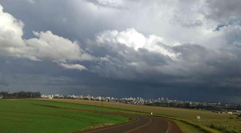 Nuvens carregadas em Cascavel-PR