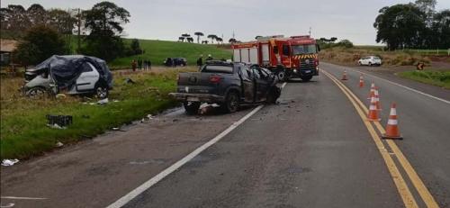 Três pessoas morreram após batida na BR-373