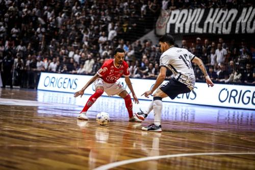 O Corinthians venceu o Atlântico no jogo de ida da final da LNF