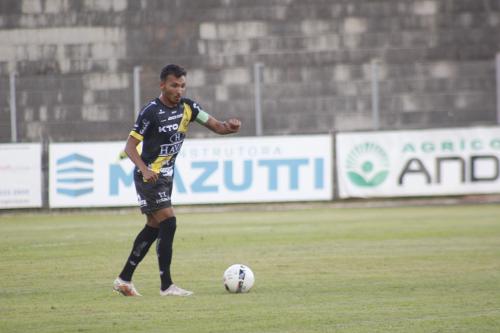 Robinho foi revelado pelo Londrina e marcou 23 gols com a camisa do Cascavel