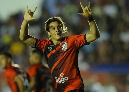 O Furacão lidera o Estadual