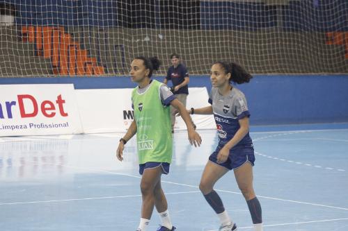Camila e Taís foram convocadas para defender a Seleção Brasileira