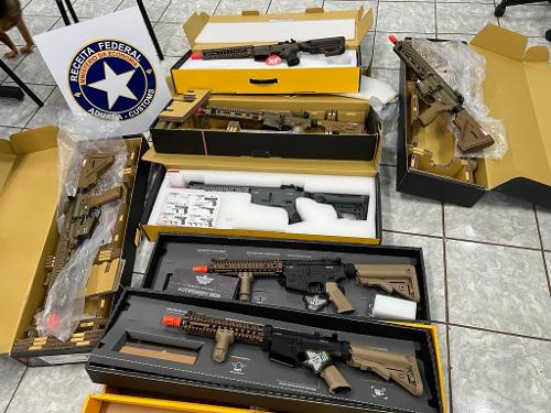 Armas de airsoft apreendidos pela Receita Federal