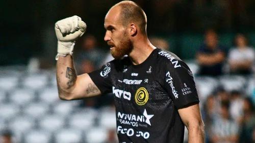 O goleiro André Luiz foi decisivo mais uma vez