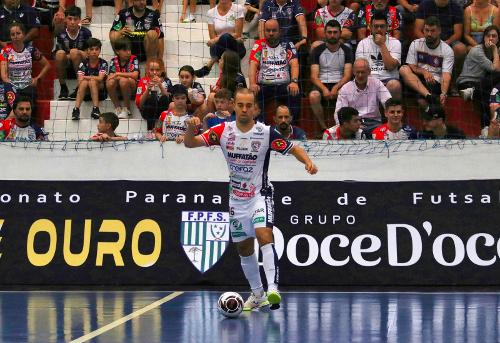 Thales é o artilheiro do Cascavel Futsal na temporada
