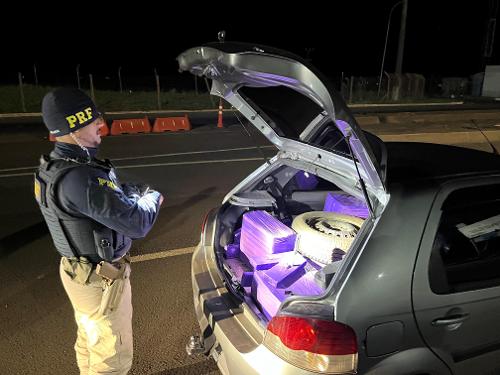 Polícia Rodoviária Federal apreende veículo com 589,95Kg de maconha durante fiscalização na BR-277, em Candói