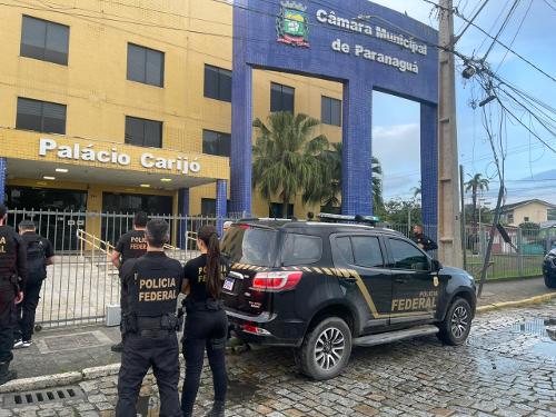Foram cumpridos oito mandados de busca e apreensão na cidade de Paranaguá