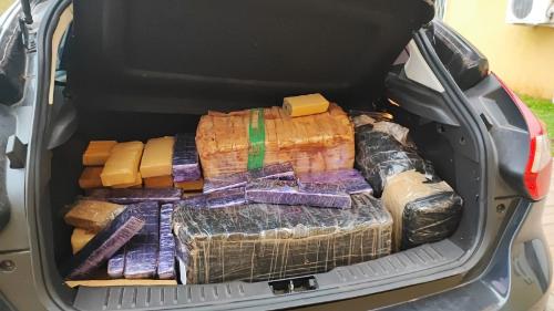 Droga foi encaminhada para a Polícia Federal onde será pesada