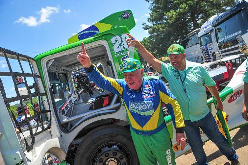 Pedro Muffato conquistou sua terceira vitória na temporada e levou a decisão do campeonato para a última etapa em Cascavel
