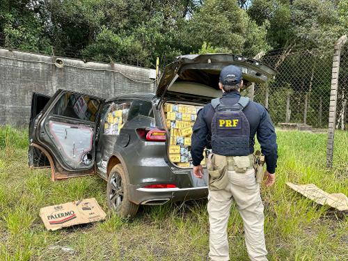 Grande carga estava escondida no interior do veículo
