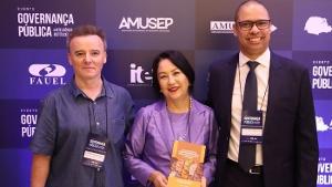 Os professores Luis Miguel Luzio (à esq.), Vera Suguihiro e Saulo Amâncio Vieira
