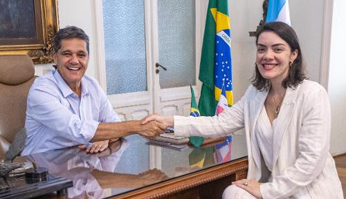 Governador Ricardo Ferraço com Marcela Bussinguer, secretária de Direitos Humanos