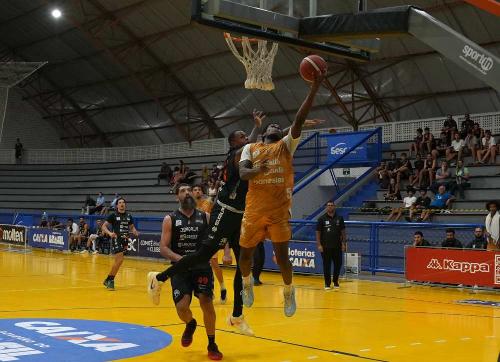 Cetaf x Joaçaba, jogo da Liga de basquete 2026, non Sesc de Guarapari