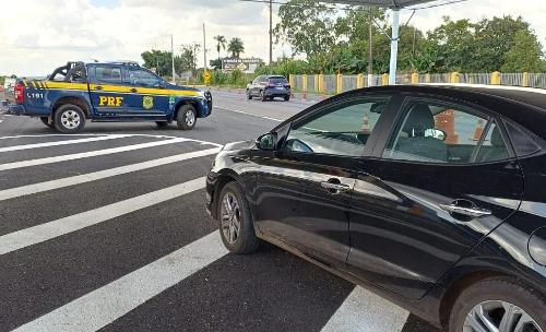 Veículo alugado no ES foi abordado em rodovia federal em Goiás