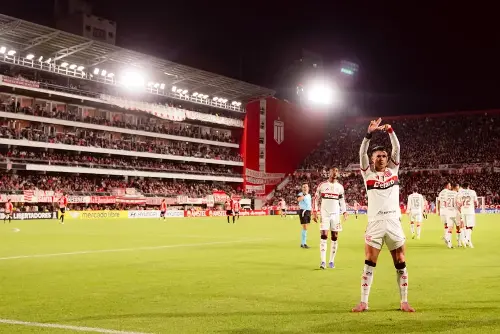 Luiz Araújo em Estudiantes x Flamengo