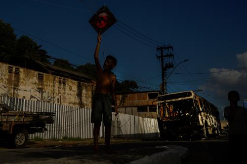 Ônibus incendiado no bairro Cobi de Cima, em Vila Velha