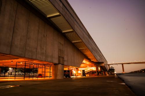 Entardecer no Cais das Artes