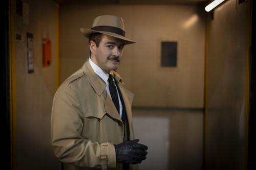 Marcos Veras interpreta 'Mister Mistério' no filme 'O Gênio do Crime'.