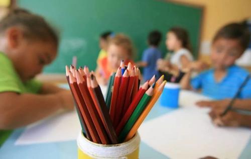 O Projeto Escola Mais Legal busca promover a integração entre o ambiente escolar, os órgãos da rede de proteção social e as instituições do sistema de justiça
