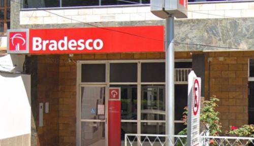 Antiga agência do Bradesco na cidade de Alegre onde serão realizados os velórios nas próximas três semanas