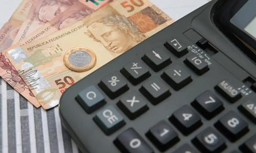 Dinheiro, imposto de renda, restituição, contas