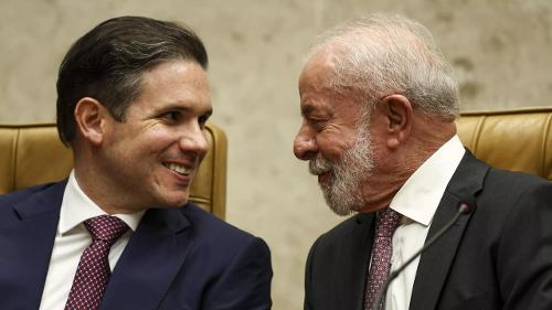 Hugo Motta, presidente da Câmara dos Deputados, e Lula, presidente da República
