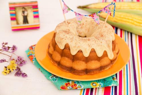 Bolo de milho com brigadeiro de canela