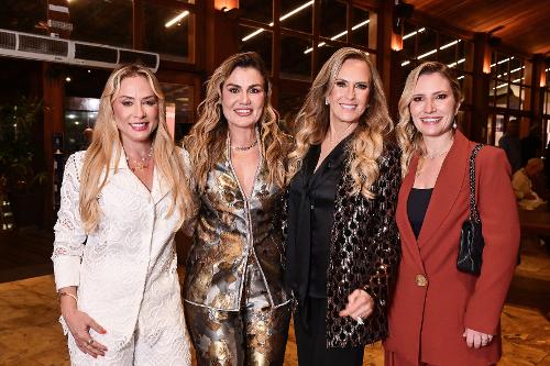 Mabia Carneiro, Priscila Passamani, Helô Pinheiro e Eduarda Buaiz