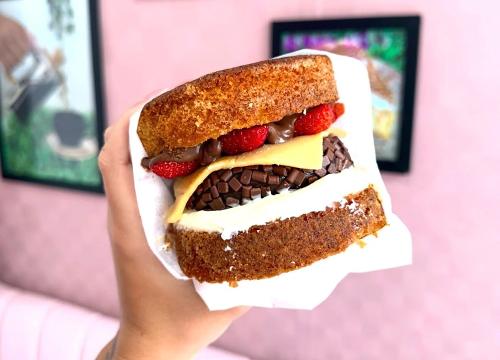 X-bolo, hambúrguer de bolo da confeitaria Doce Nat