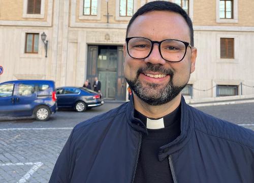 Padre Thiago da Silva Vargas pertence ao clero da Diocese de Cachoeiro de Itapemirim