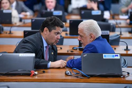Davi Alcolumbre, presidente do Senado, e senador Jacques Wagner
