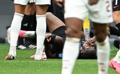 Koné sofreu uma fratura na perna durante a partida contra o Catar pela Copa do Mundo