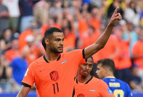 Gakpo participou de 4 gols da vitória da Holanda sobre a Suécia