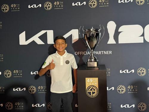 Samuel Silva, de 13 anos, vai entrar com a bola da copa no jogo entre Brasil x Escócia