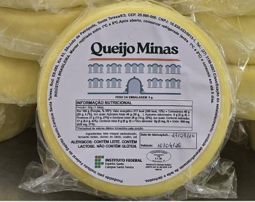 Queijo minas produzido pelo Laticínio Institucional