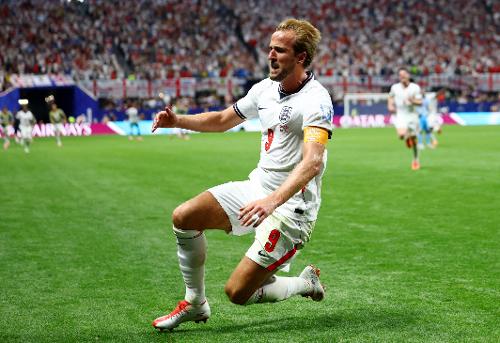 Harry Kane fez os dois gols da virada da Inglaterra sobre o RD Congo pelos 16 avos da Copa do Mundo
