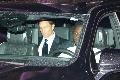 Tom Brady é um dos primeiros a deixar o casamento de Taylor Swift